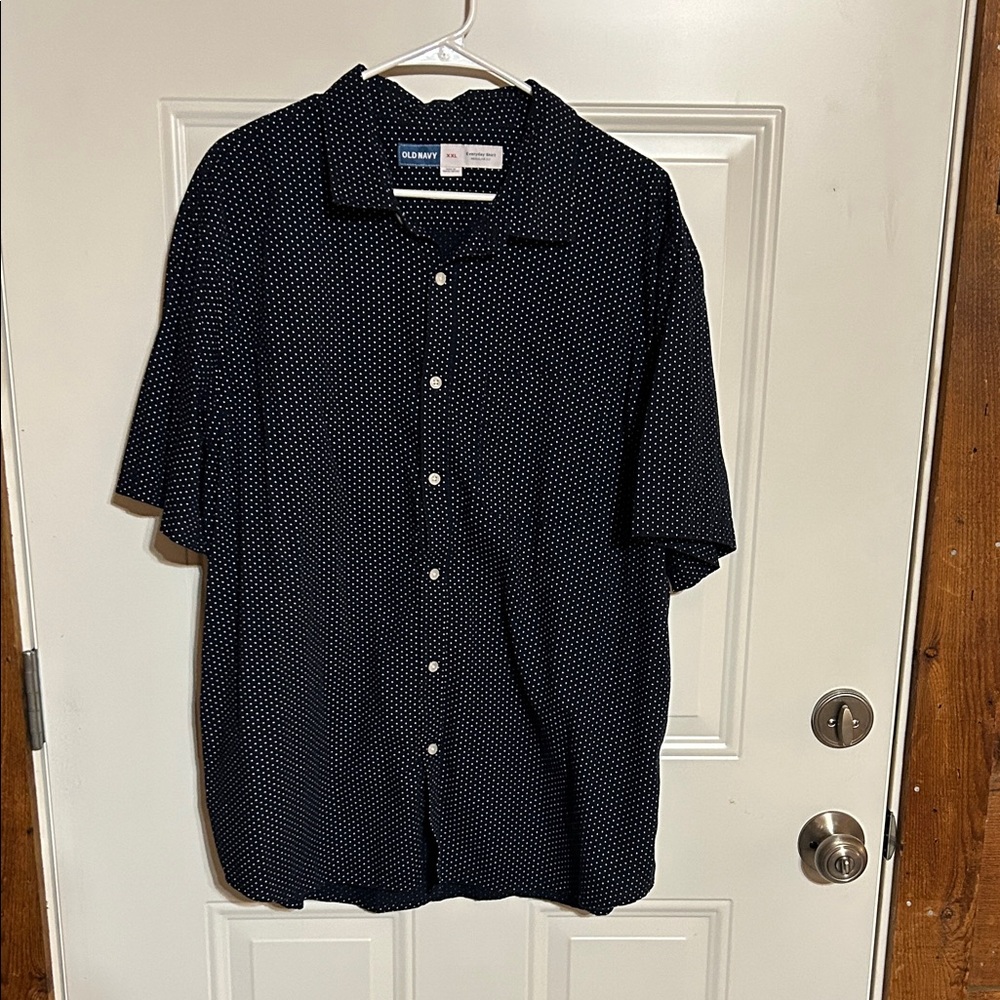 Old Navy Dark Blue and White polka dot Men's Button Down short sleeve Shirt